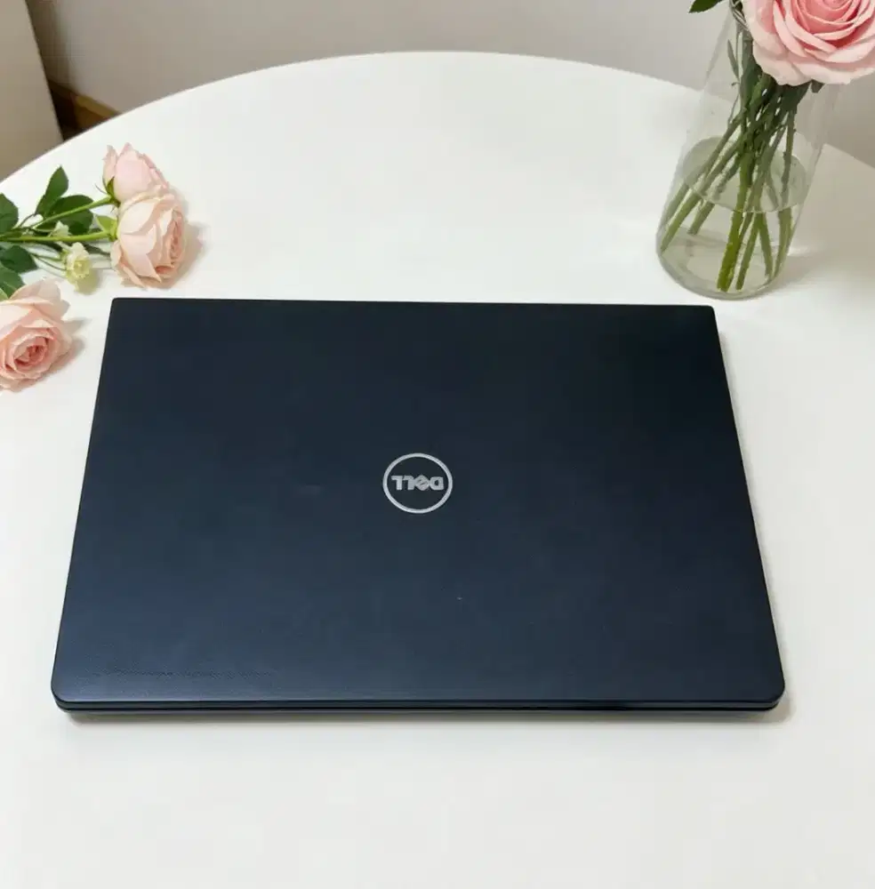 Laptop dell Vostro 14 i3 gen 7 ram 4gb HDD 500gb windows 10 pro