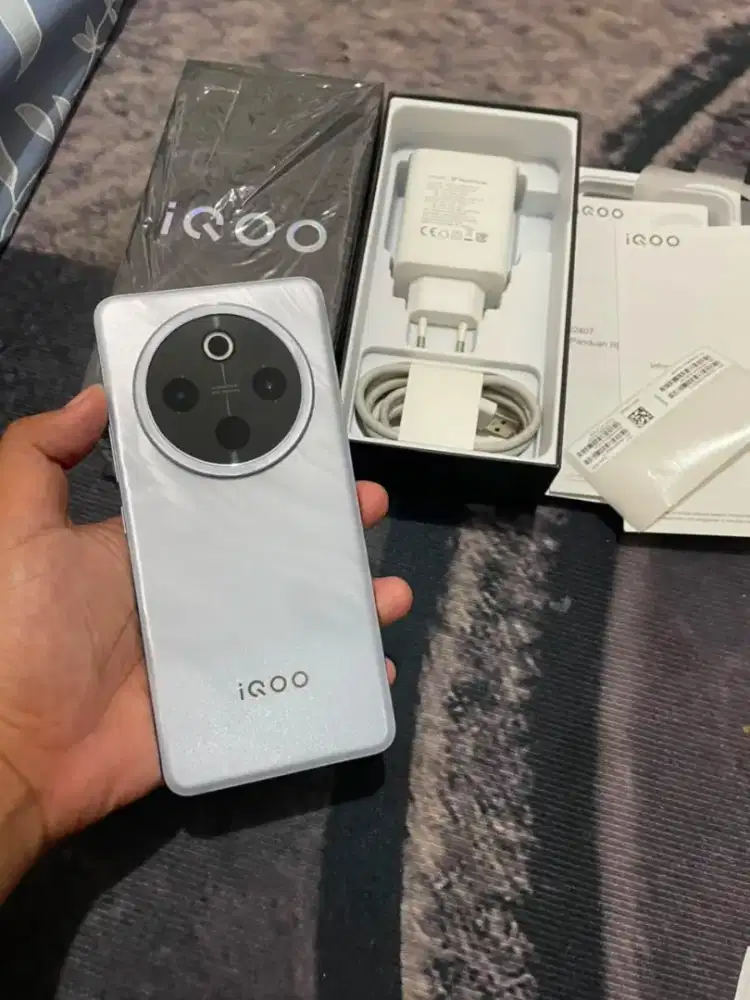IQOO Z10 5G 8/128Gb Fullset