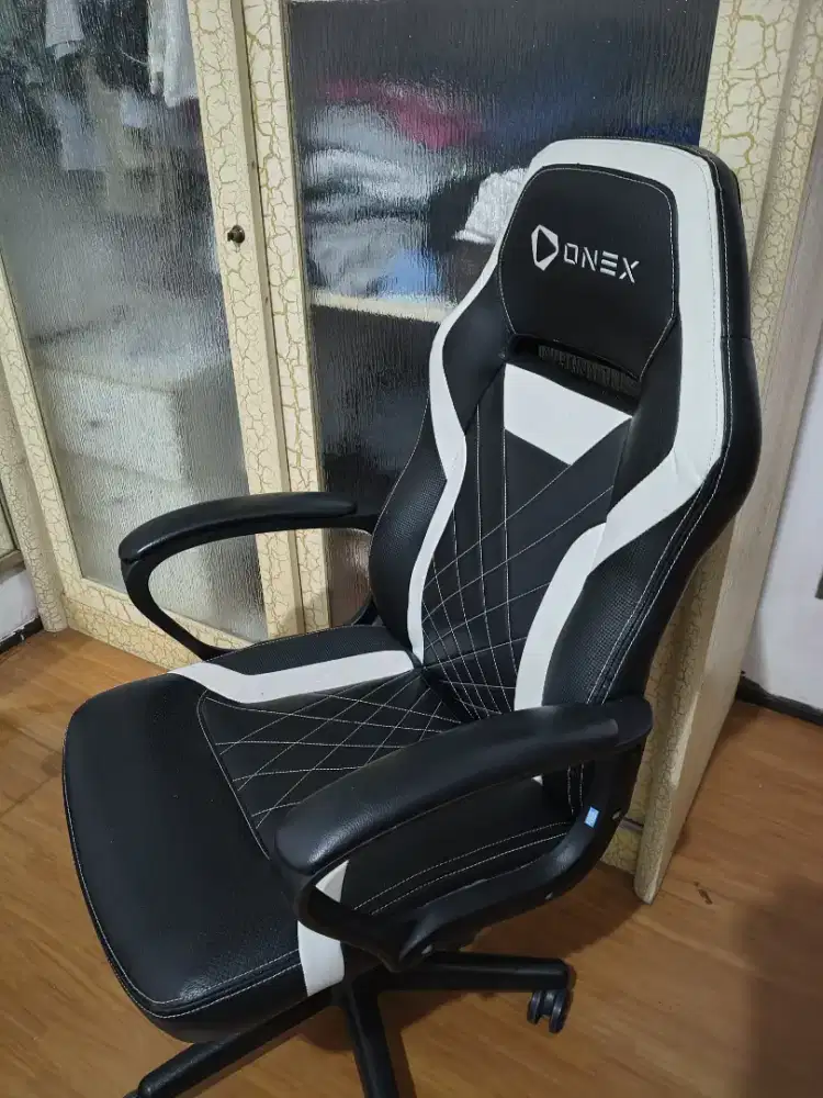 Kursi Gaming Onex GX1