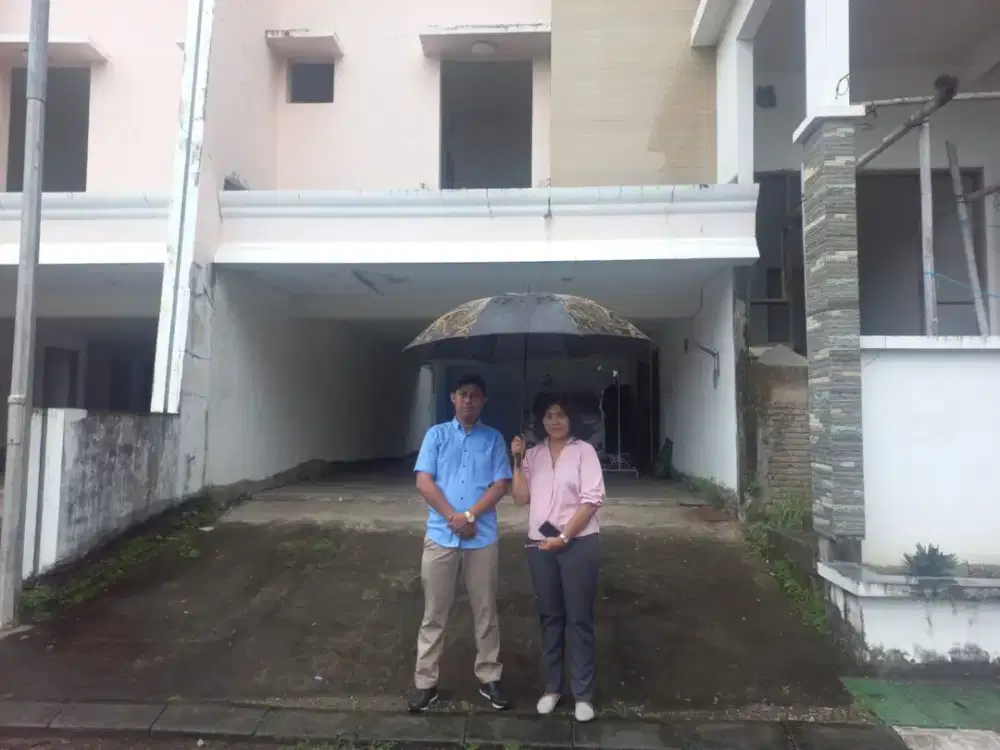 Rumah di Perum Palm Recidence Seluas 160 m2 - Makassar