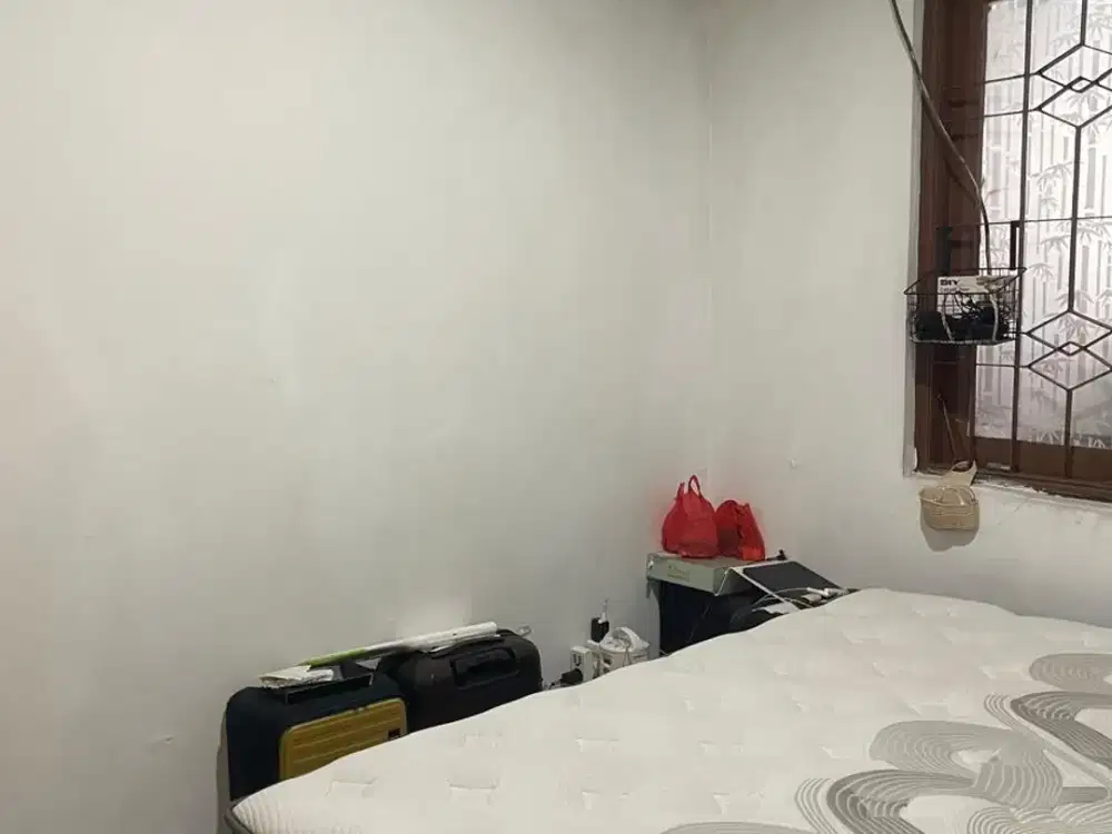 DIJUAL RUMAH HADAP BARAT @PALEM LESTARI, JAKARTA BARAT