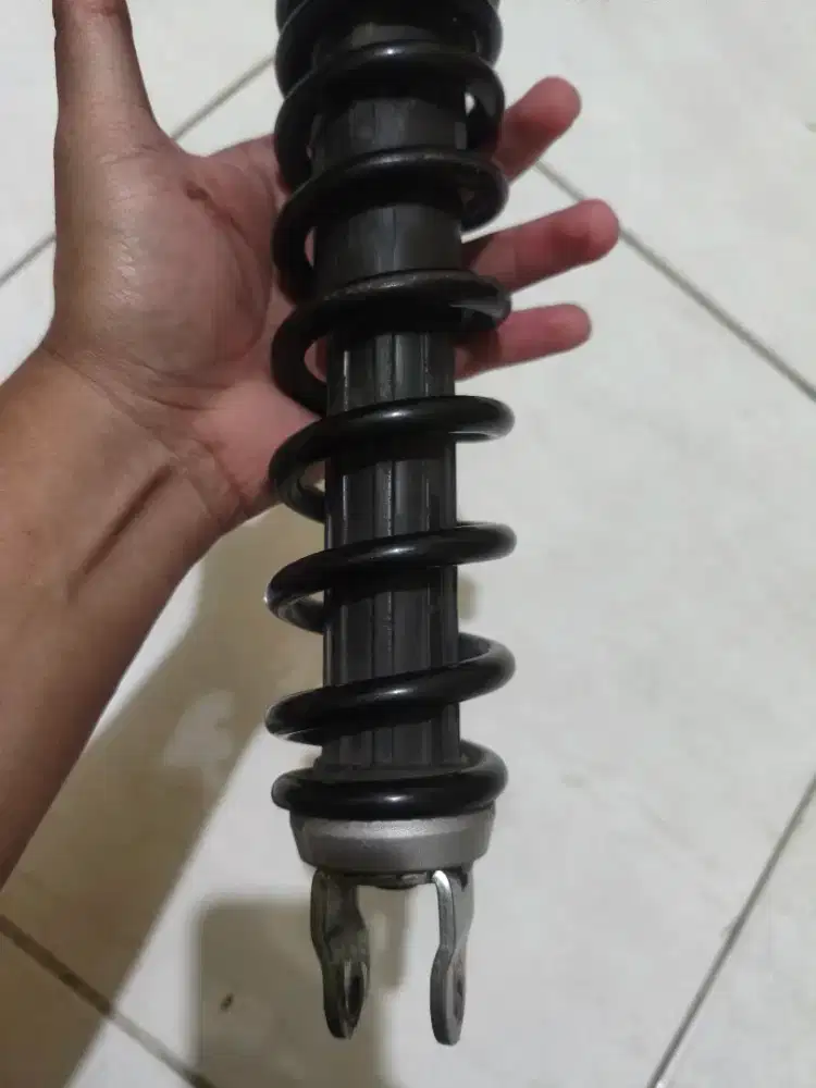 Shock Belakang Vario 150/125