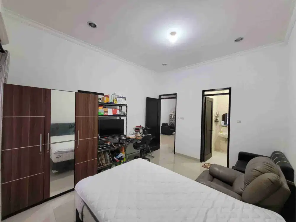 rumah terawat minimalis di komplek batununggal
