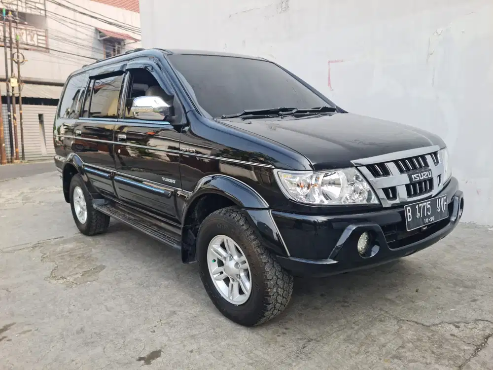 Isuzu Grand touring 2010 Diesel