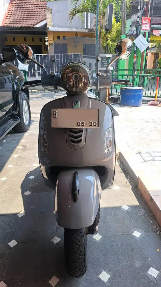 Jual Vespa GTS 150 3V IE 2014 Siap Tampil