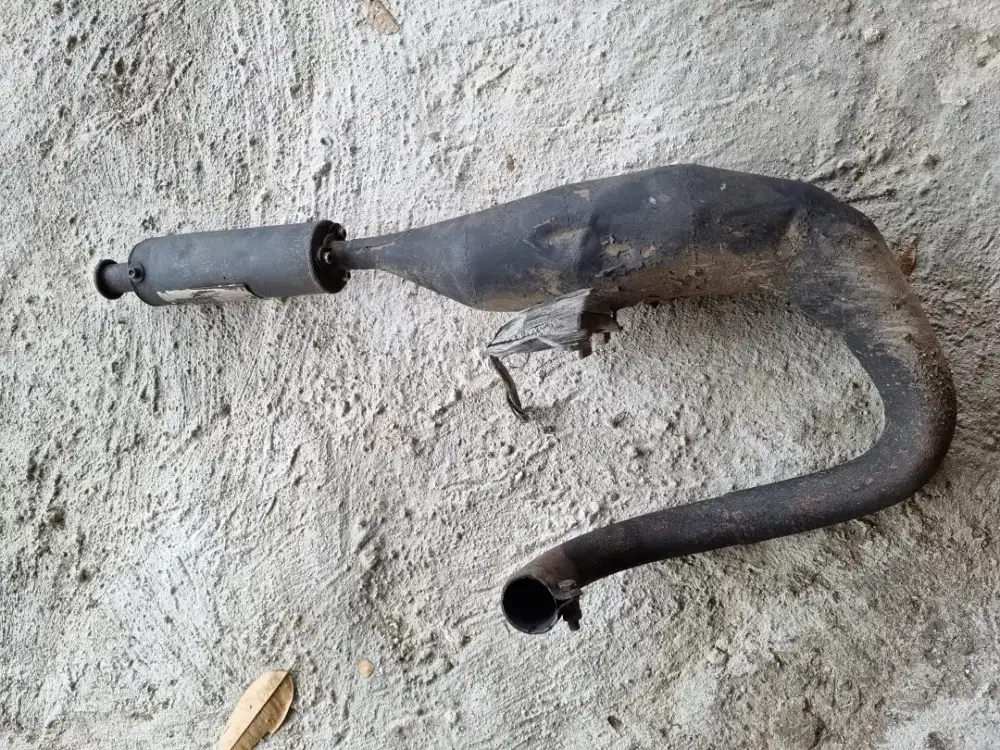 Knalpot vespa racin buangan kiri
