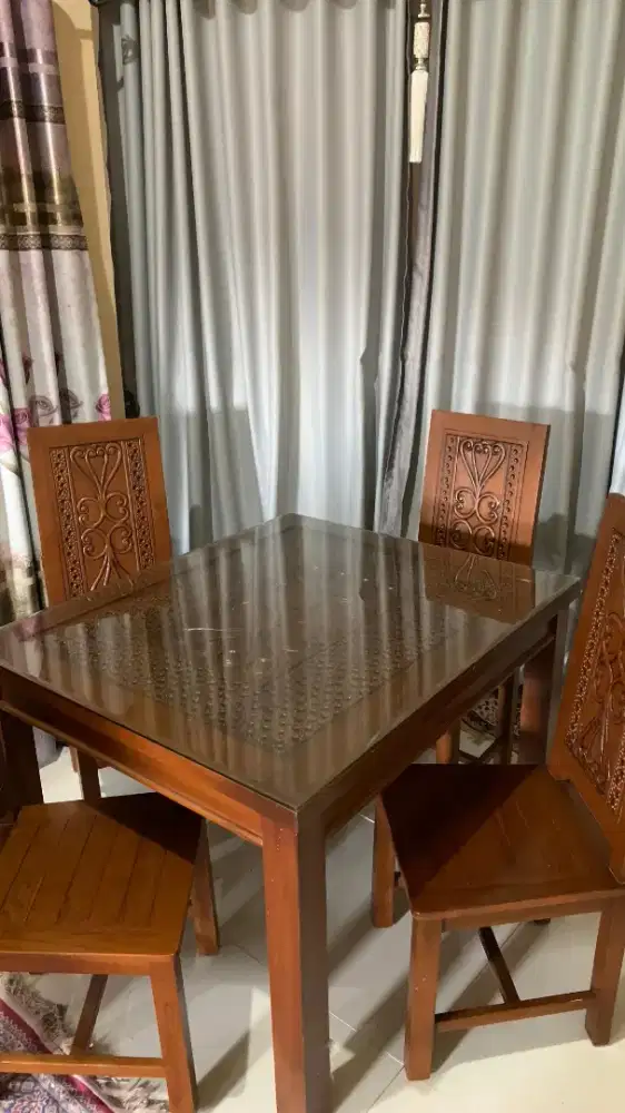 Set meja 4 kursi jepara