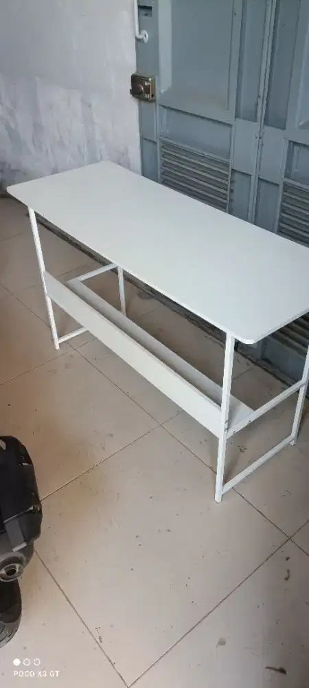 Meja Komputer likenew