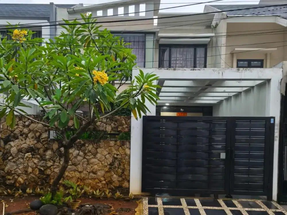 Dijual Rumah Dekat Mall di  Taman Semanan Indah Jakarta Barat
