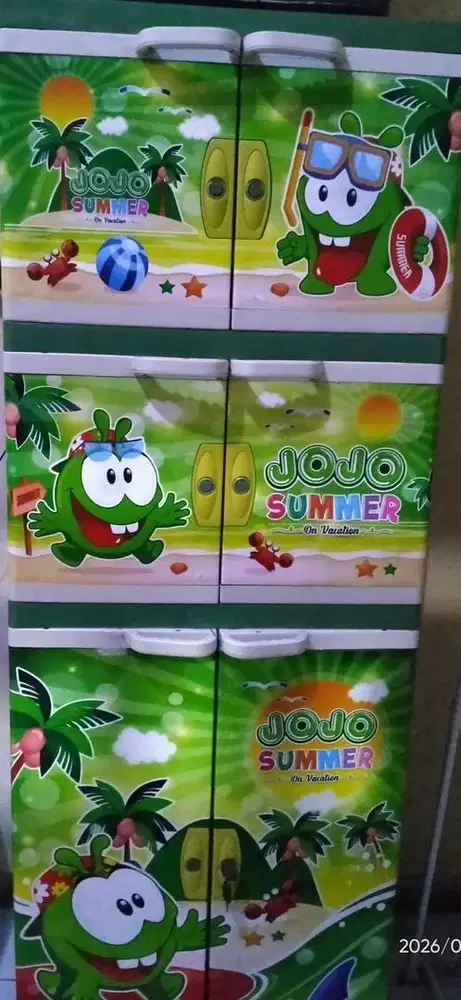 Lemari pakaian 3 susun