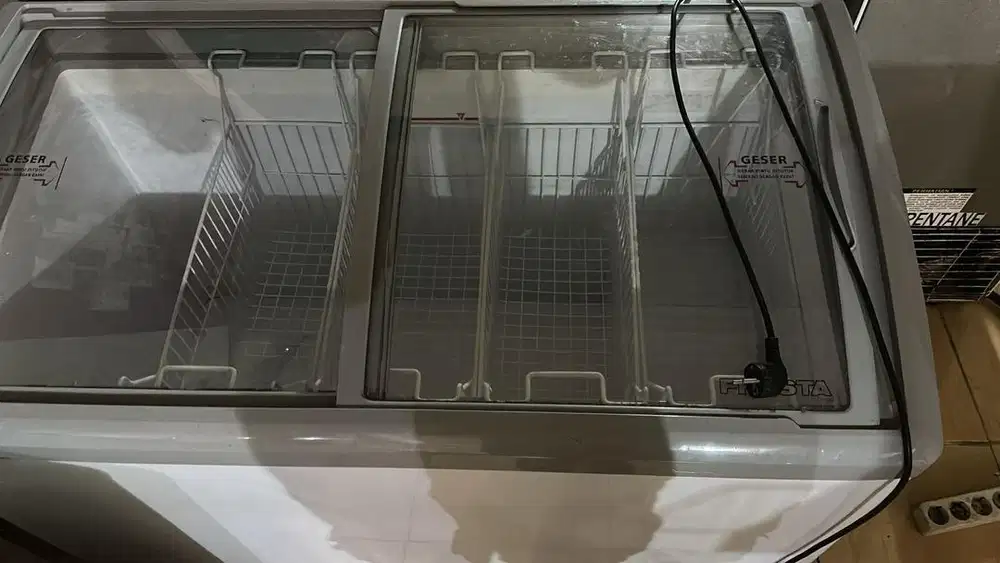 Di Jual Freezer Curve Slide 360Liter