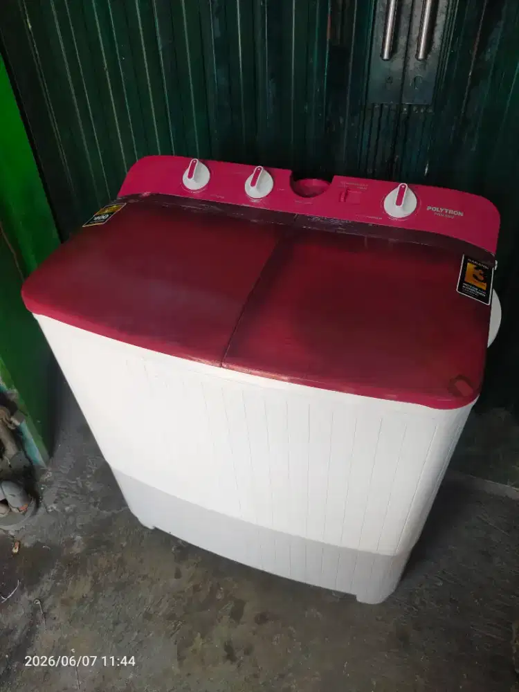 Mesin cuci Polytron