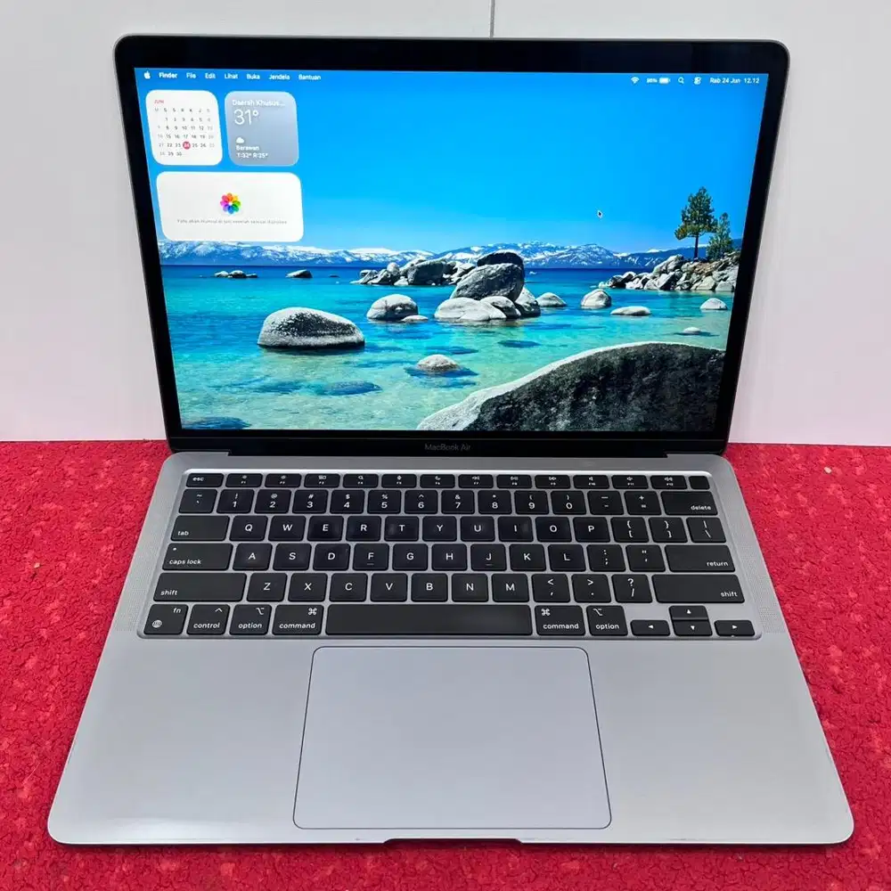 Macbook Air 13 inch Retina, 2020 M1 8/256 GB