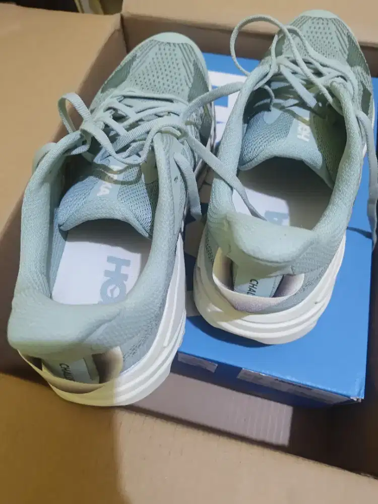 Bnob Hoka challanger 8