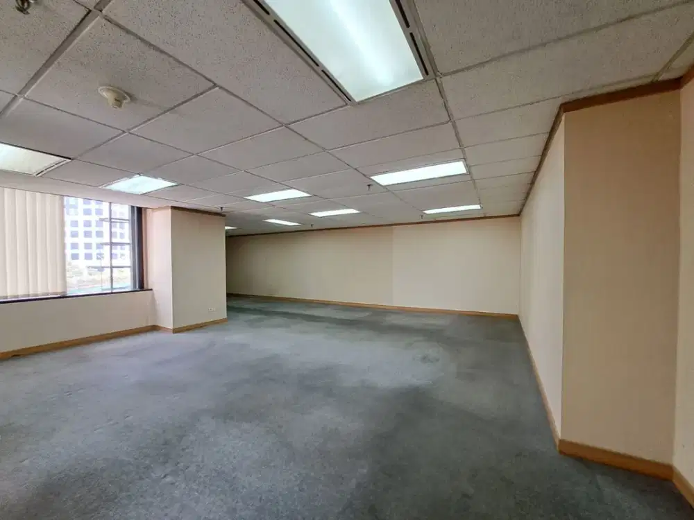 Sewa Kantor 274 m2 Sdh Partisi di Wisma Bumiputera Sudirman