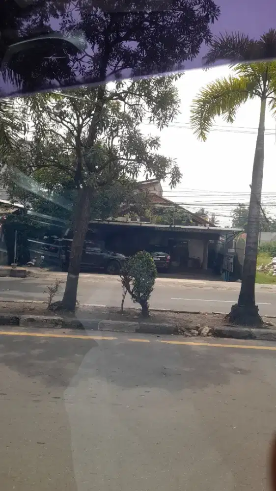 Tanah berikut rumah di lokasi premium, lokasi sangat strategis