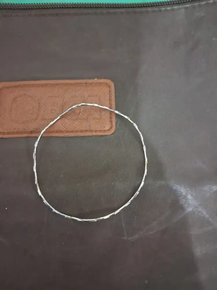 Gelang bangle gelang
Perak sterling silver
Limited edition
Barang ter