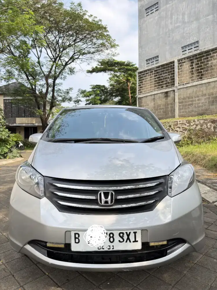 Honda Freed E 1.5 PSD AT