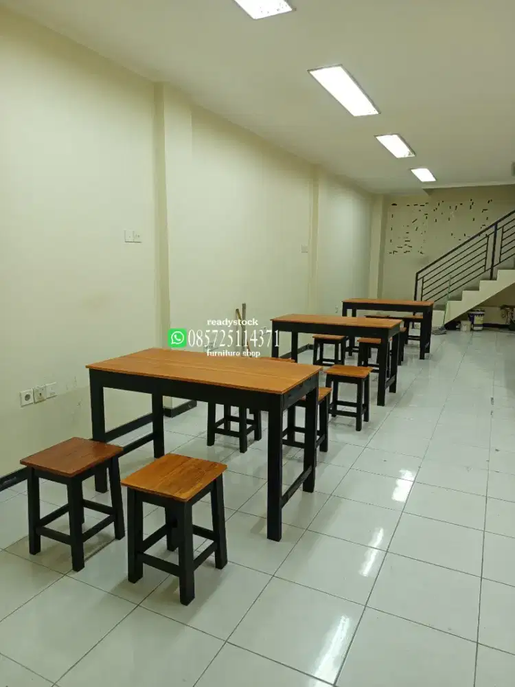 MEJA KURSI MAKAN CAFE WARMINDO