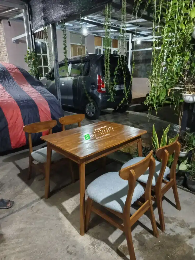 MEJA KURSI MAKAN CAFE WARMINDO