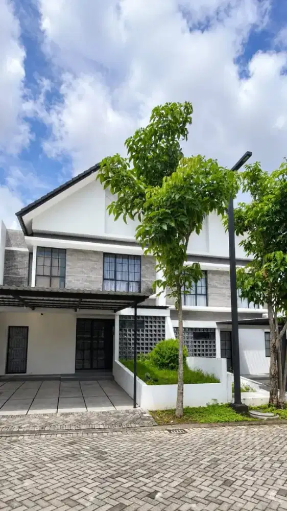 BSB SEMARANG JUAL RUGI RUMAH 2 LANTAI DI THE MILES BSB SEMARANG