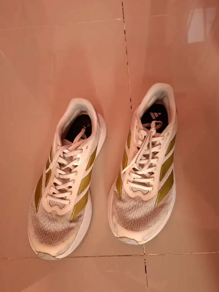 Sepatu running adidas size 42 setengah