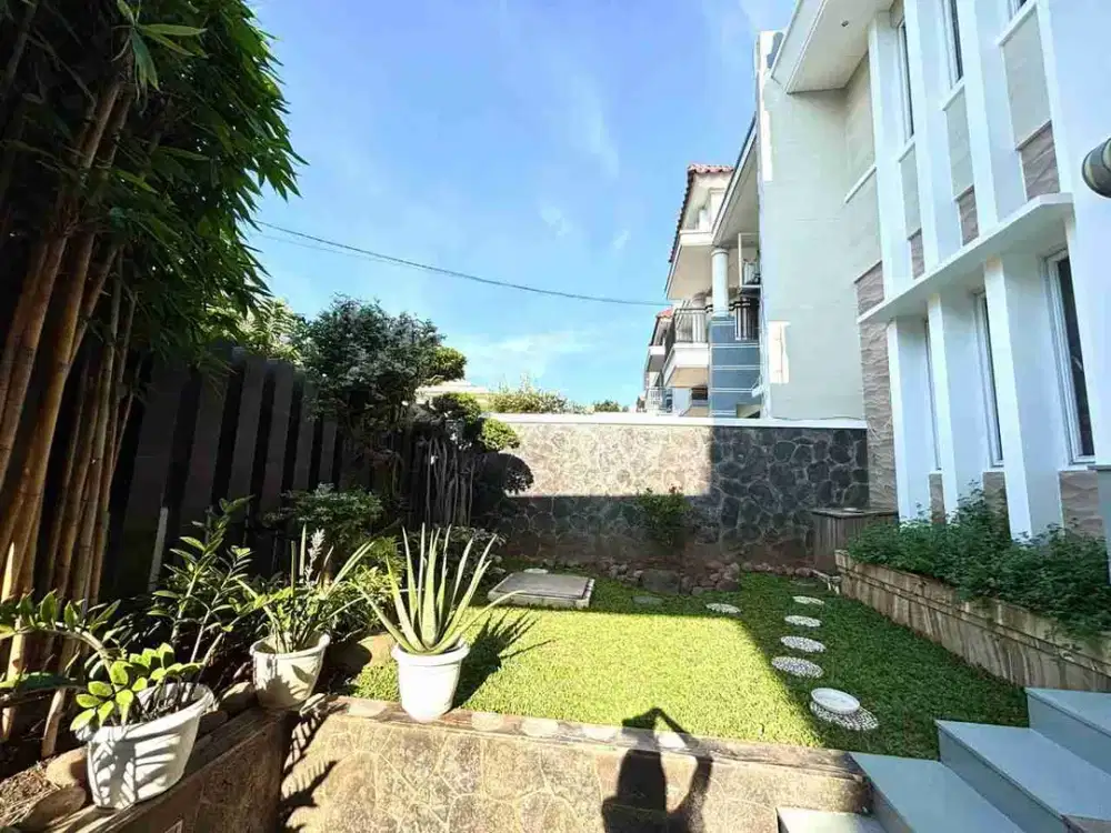 Dijual Rumah 2 lt 10 x 20 m2 di Daan Mogot Baru Cluster Ubud Shm hadap utara full furniture ada 3+1 kt 3+1 km ada kolam ikan, siap huni, Survei yuk!!
