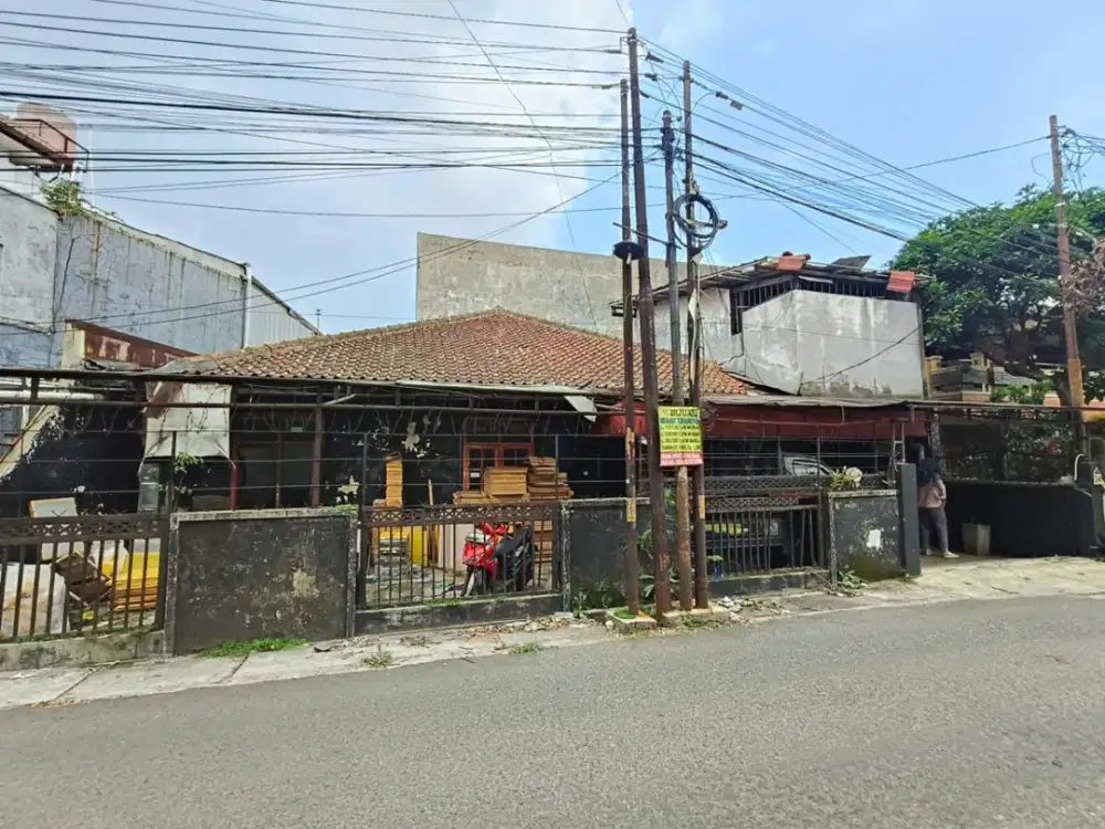 Rumah Strategis Sayap Buah Batu Soekarno Hatta – Jalan Ramai, Cocok Tempat Usaha atau Kantor