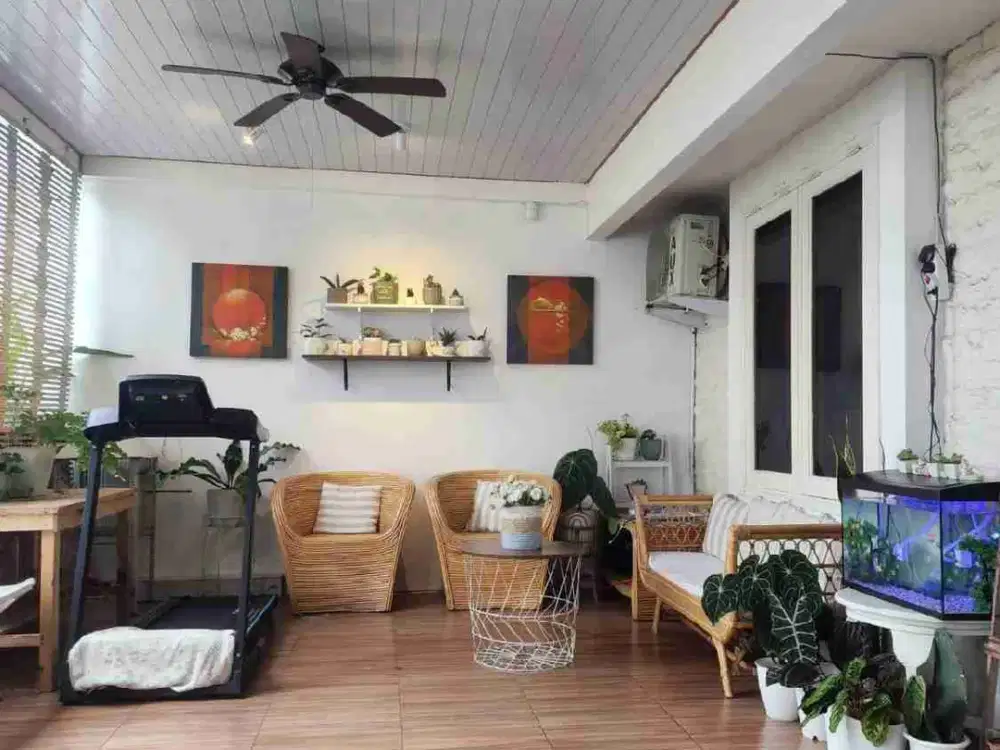 Di Jual Rumah 2 lt, Metropolitan Landak Baru(sebelah Four point)