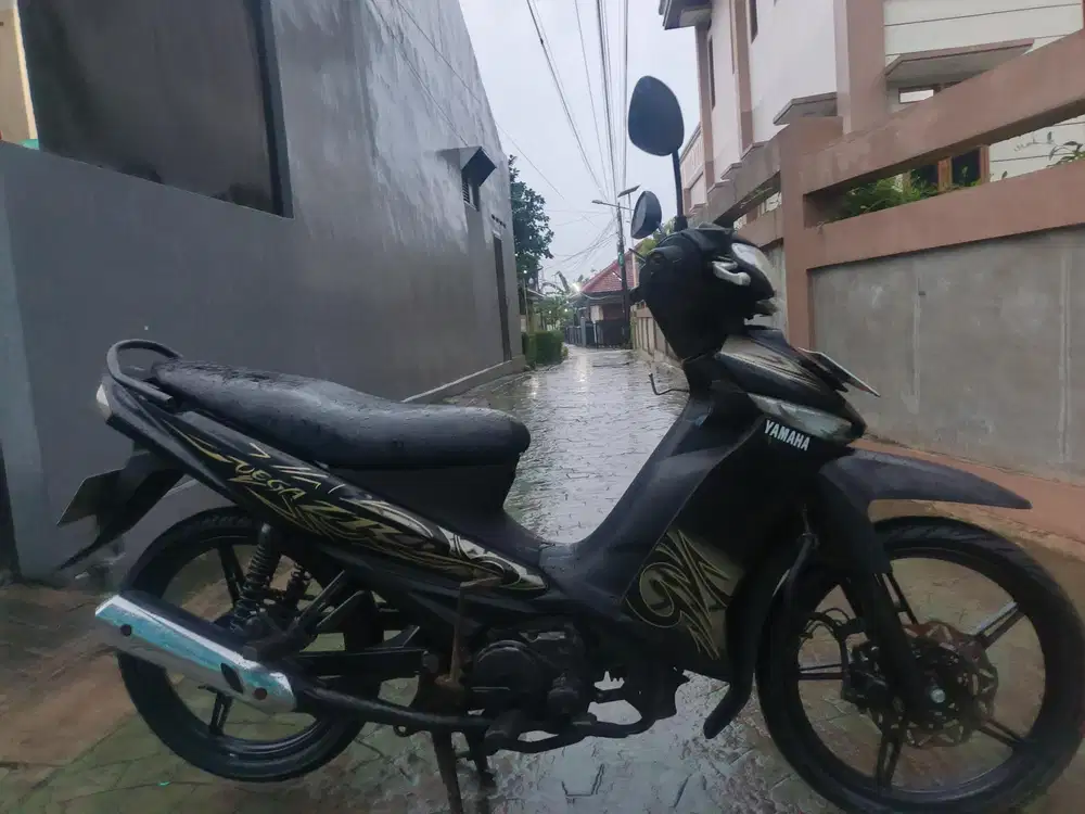 Yamaha Vega ZR 2011 stater tokcer halus mulus terawat