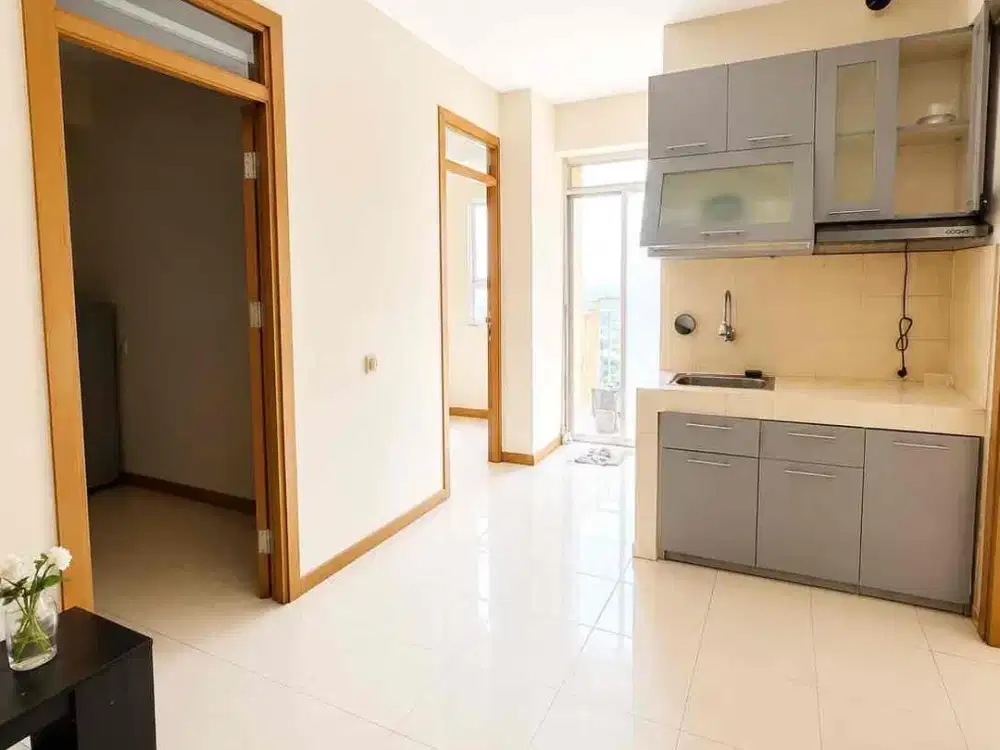 Disewakan Apartement 3 BR Semi Furnished di Green Palm Residence Lantai 17A - Duri Kosambi - Jakarta Barat