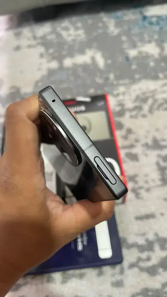 Sharp aquos R10 istimewa Rare resmi 12 512