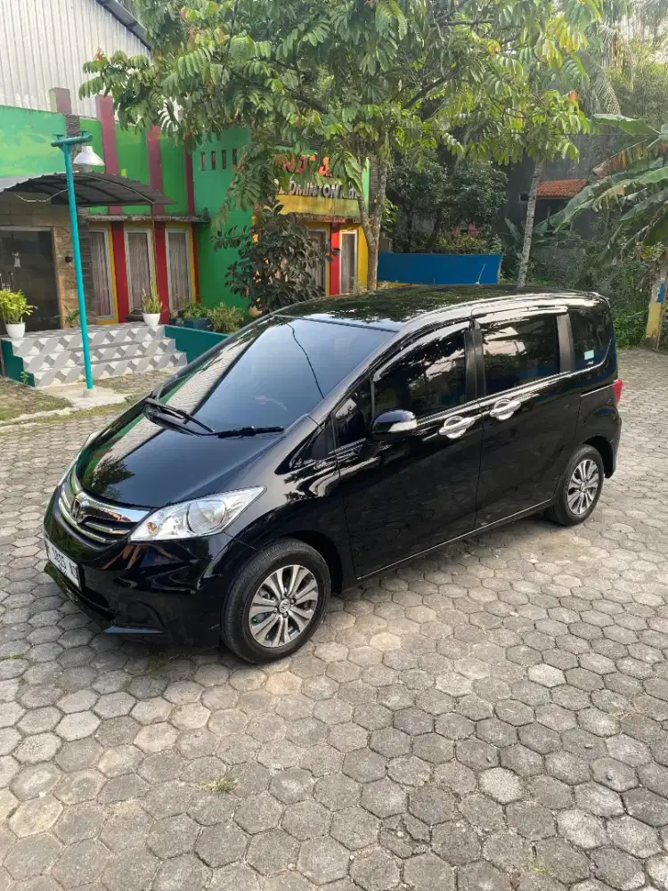 Honda Freed 2013 Matic Plat R Bensin Purwokerto