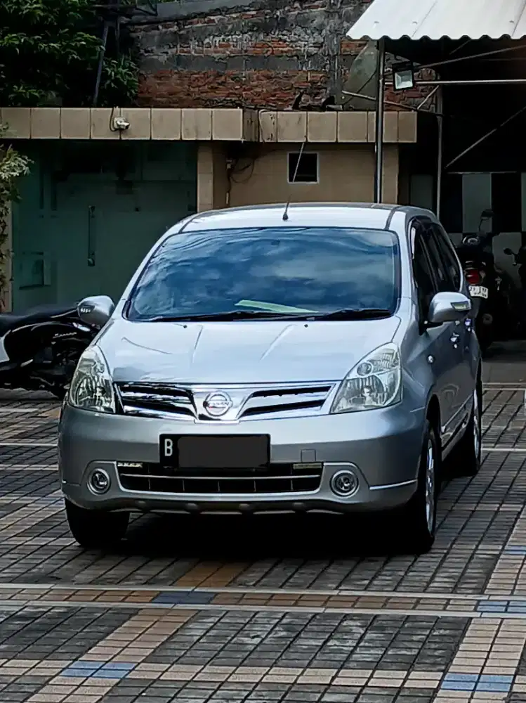 Nissan Grand livina 2011 Bensin