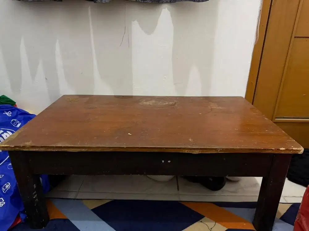 Meja belajar kayu