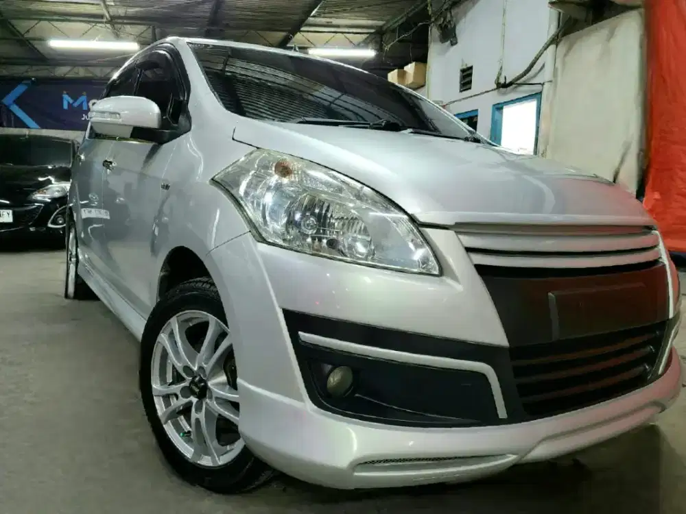 Ertiga GL Sporty a/t 2015 dp 5 jt
