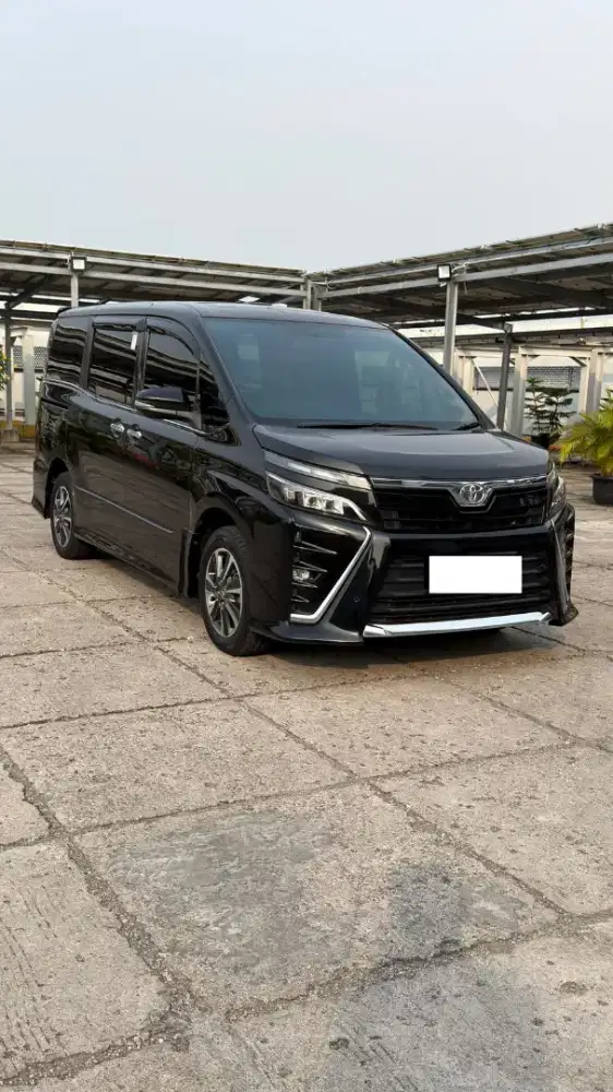 DP MINIM!! TOYOTA VOXY 2.0 AT HITAM 2019/2020