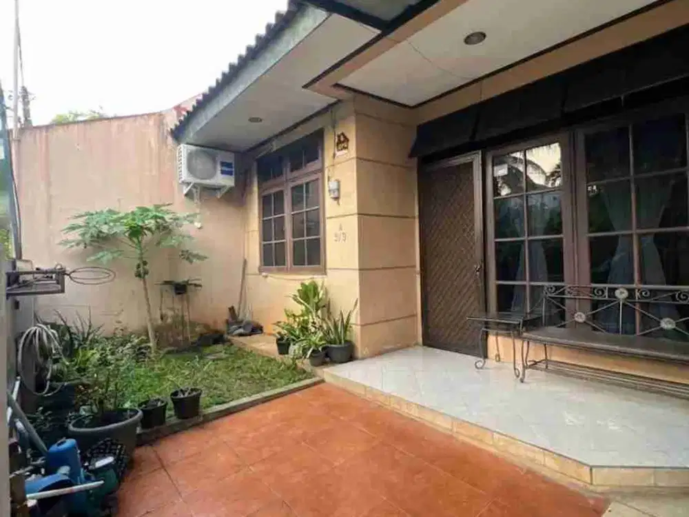 Rumah Dijual kompleks Jombang Baru