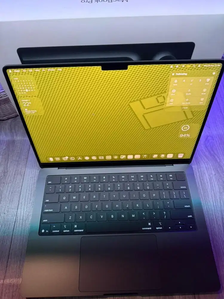 Macbook Pro M5 16/512GB 14 inch Space Black iBox + Bonus