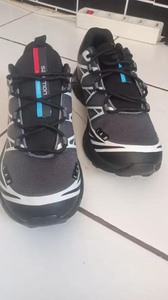Sepatu salomon trail