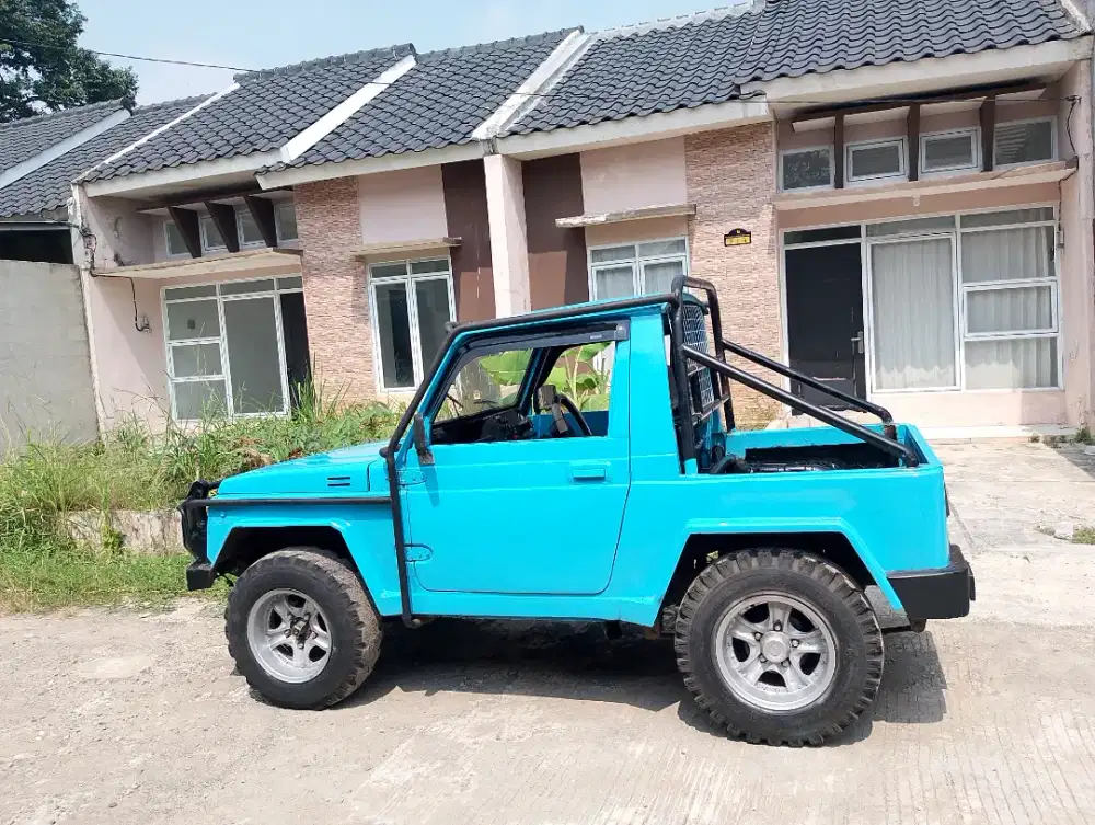 Mobil Jeep Suzuki Jimny 4x2 Modif Siera buat wisata buat Hoby sewain