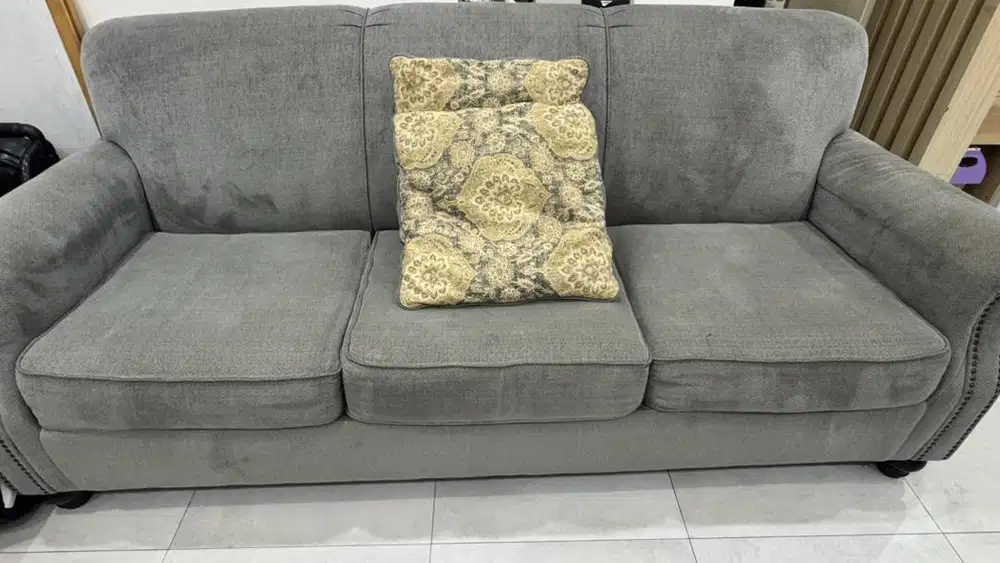 preloved sofa informa 3 seated