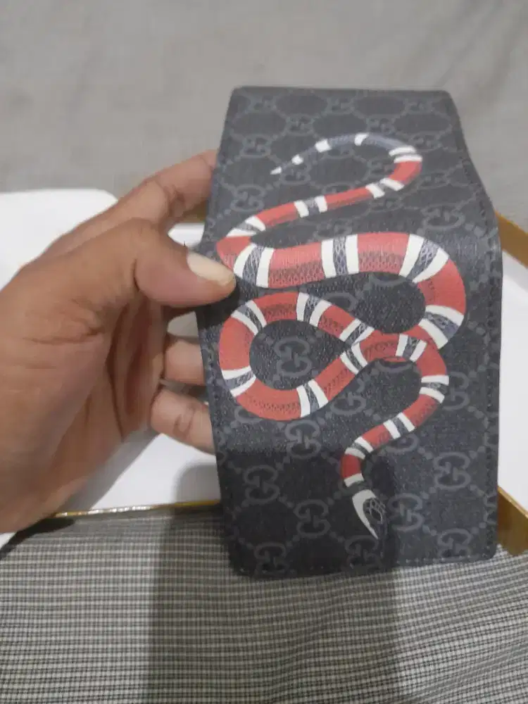 Hadia bos dompet gucci
