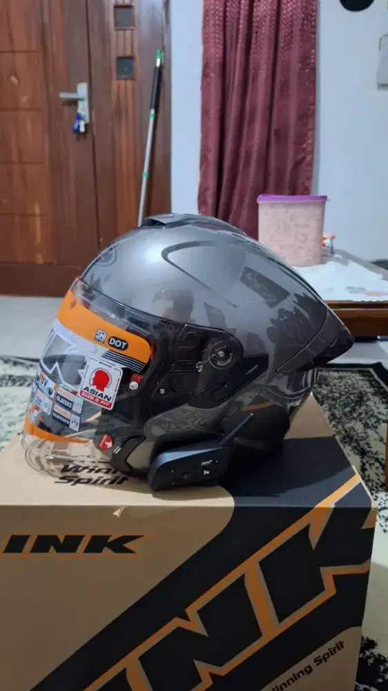 Helm Ink dan Intercomm Ejeas V6 Pro Plus