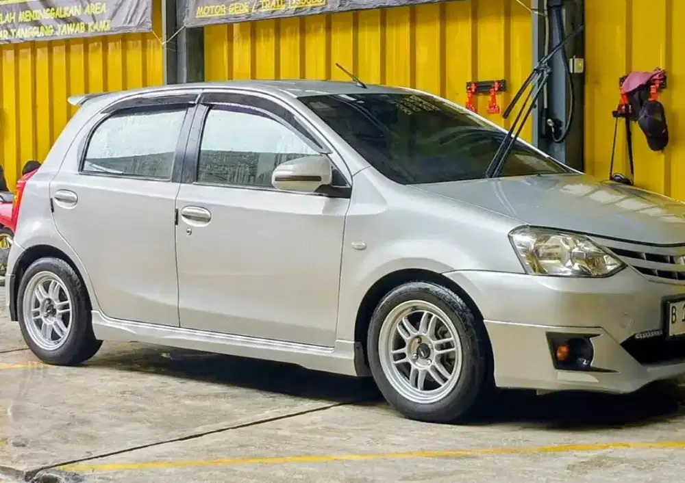 Etios Valco Type G MT 2013