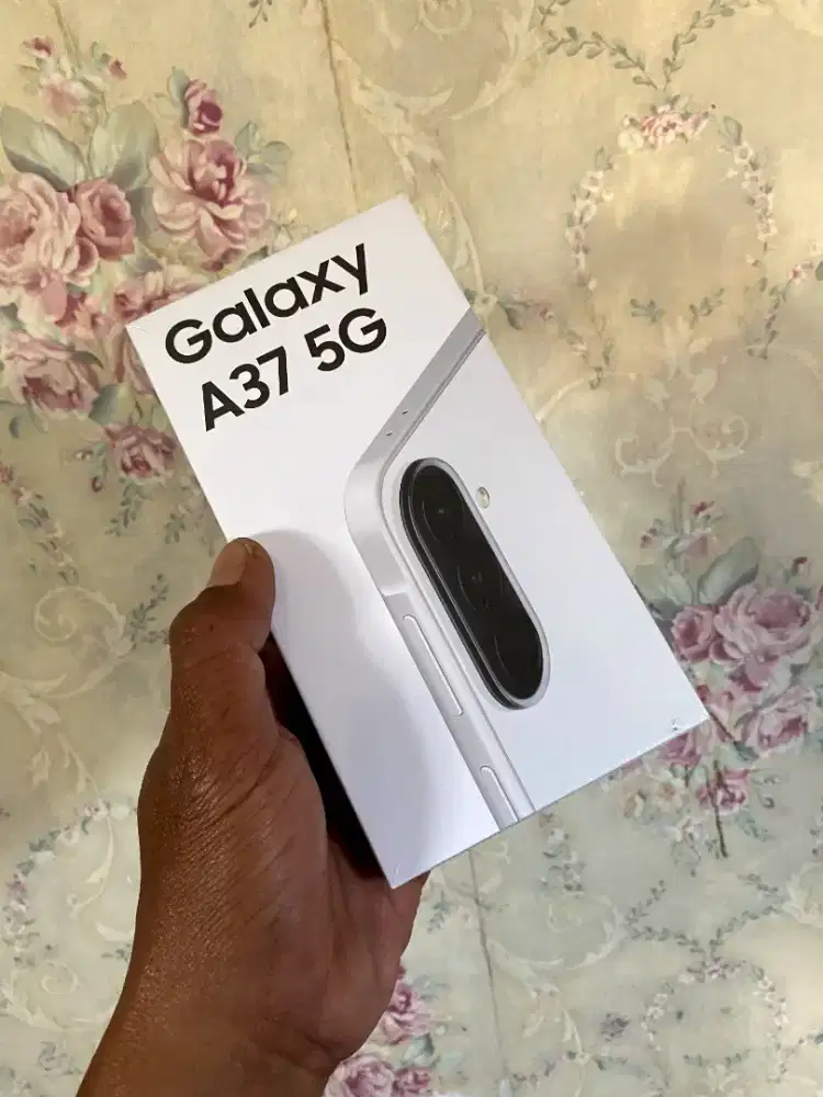 Samsung a37 5G 8/256 gb baru segelbox garansi resmi. Tt atau jual.