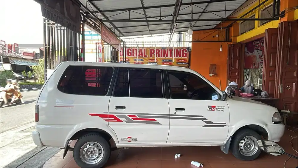 Toyota Kijang 2000 Bensin