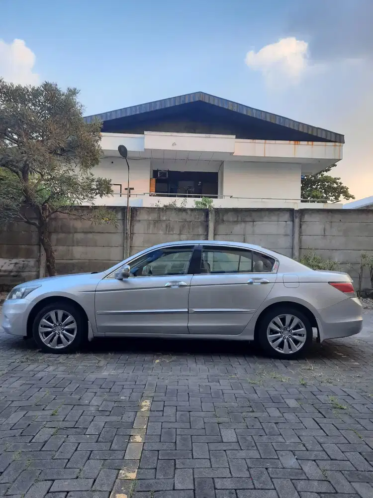 Honda Accord 2011 Bensin