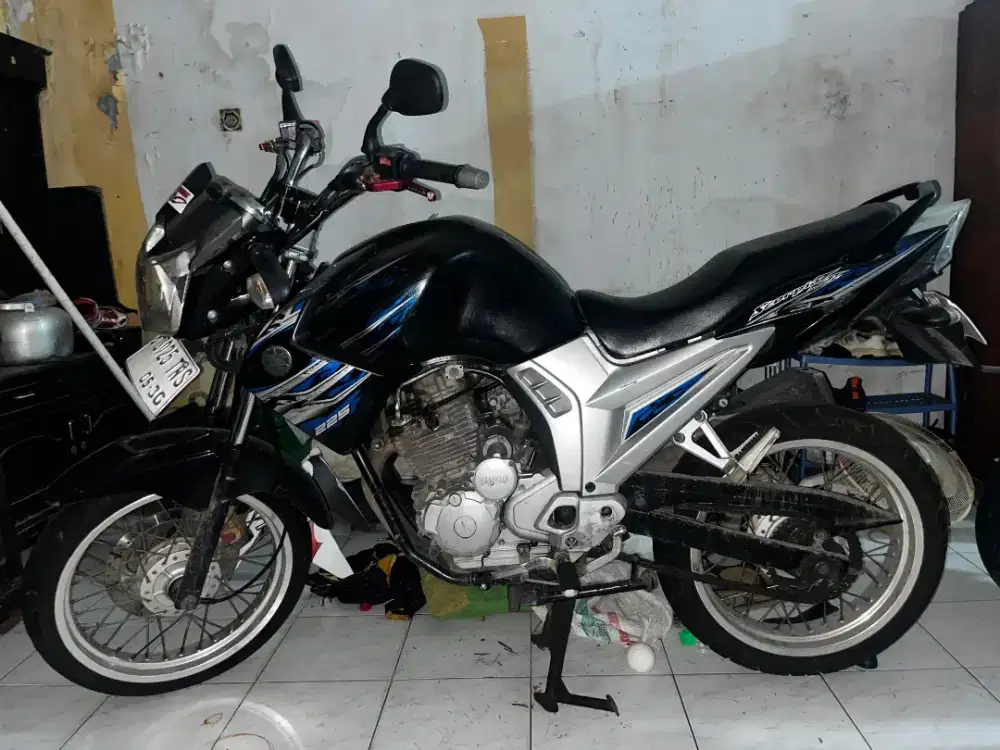 Scorpio Yamaha 220