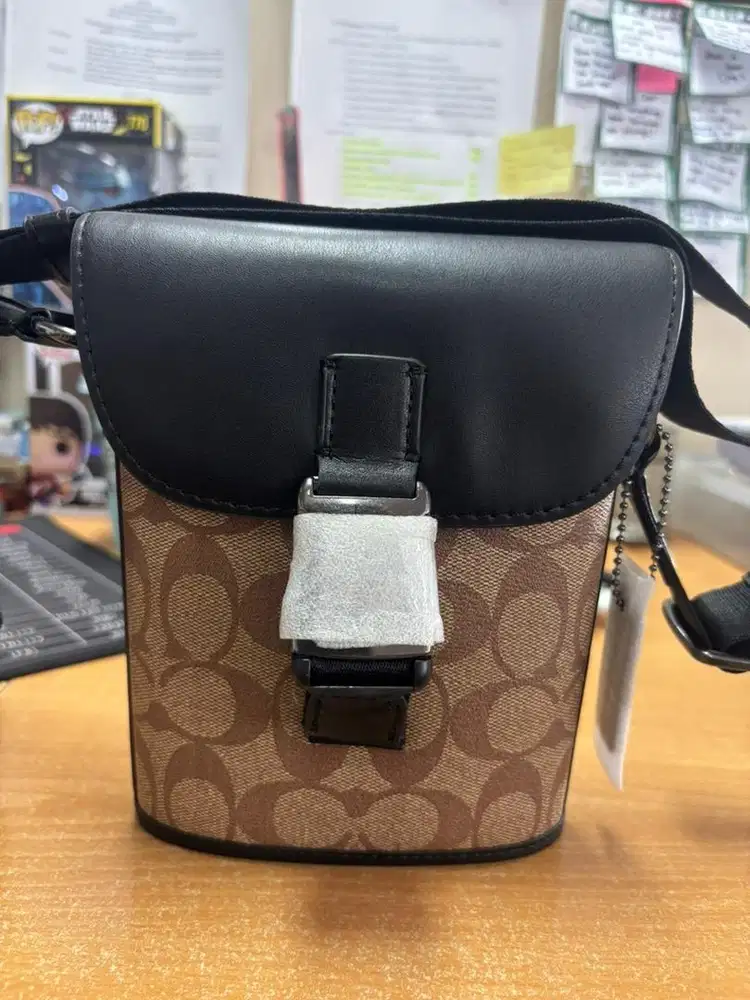 Tas Selempang/Sling Bag Coach Unisex
